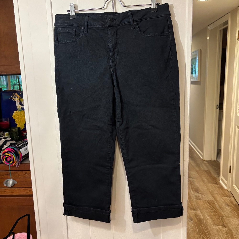 NYDJ Black capri jeans - size 10